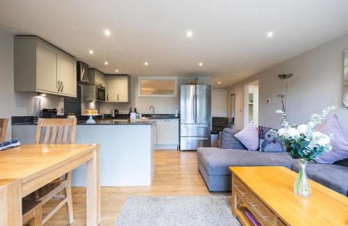 Cutnall Green House | Warbler Lodge