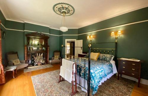 Warburton House | Warburton House