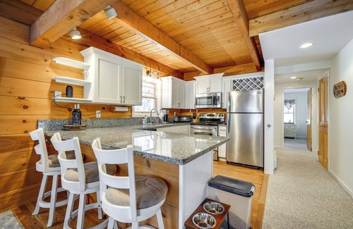 Wardsboro House | Wardsboro Family Home: 7 Mi to Mount Snow!