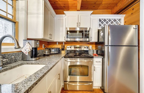 Wardsboro House | Wardsboro Family Home: 7 Mi to Mount Snow!