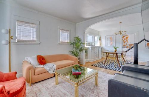 Hosford-Abernethy Apartment | Warhol Suite - Cozy Apartment - 92 WalkScore