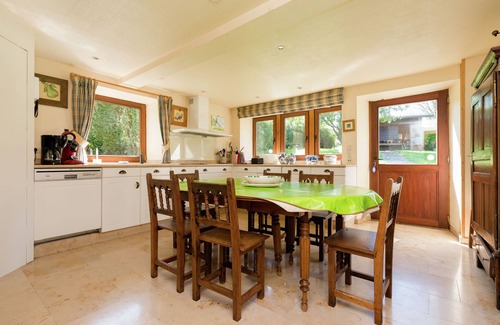 Rendeux Villa | Warisy Cottage with Private Sauna