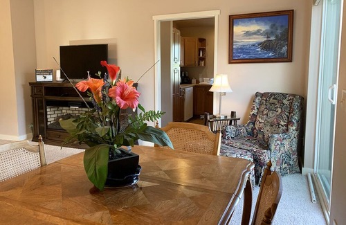 Friday Harbor Condo | Warm and Bright in the Heart of Downtown Friday Harbor