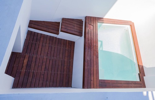 Kommetjie Apartment | Warm and Cosy Studio. A stone's throw from the beach.
