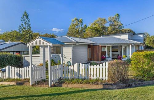 Gympie House | Warm and Cozy Cottage House