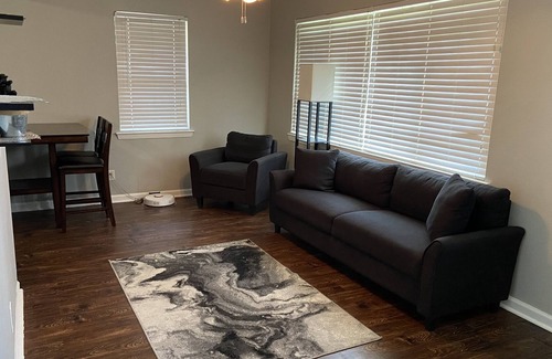Metairie House | Warm and Cozy House 10 minutes from New Orleans. 30 day minimum stay.