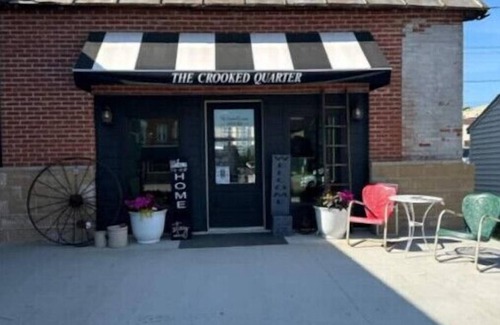 Caledonia Apartment | Warm and Cozy Upstairs Apartmentn