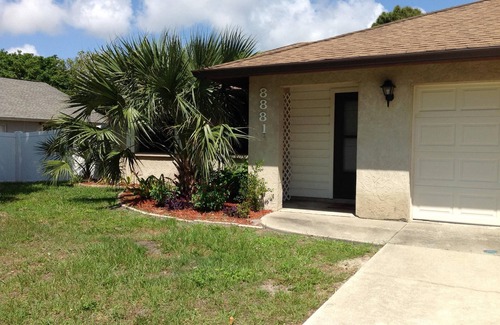 Vamo House | Warm and inviting home in a perfect location to explore nearby attractions.