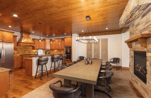 Woodmoor House | Warm and luxurious, spectacular views, all en-suites, hot tub, shuffle board, arcade machine!
