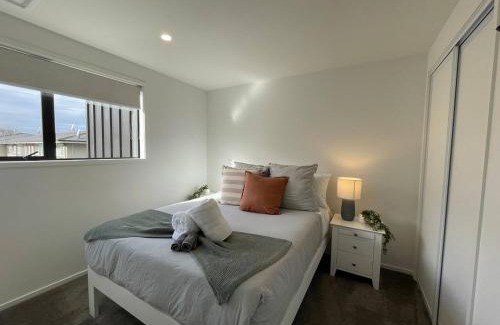 Merivale House | Warm and Stylish 2BR Home
