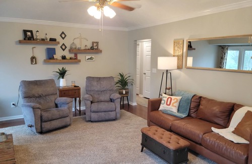Langdon Place House | Warm and Welcoming to you and your furry companions to the Bluegrass State!