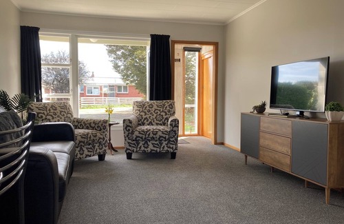 Winton House | Warm & Comfortable in the Heart of Winton