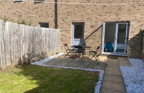 Cambridge House | Warm & Cosy Homely 4 BDR Chesterton House w High Speed WIFI, Big Garden & Free Parking