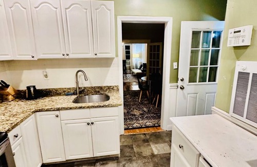 Milford Apartment | Warm Cozy 1-bedroom apartment in Marvelous Milford with FAST WiFi &Free Parking