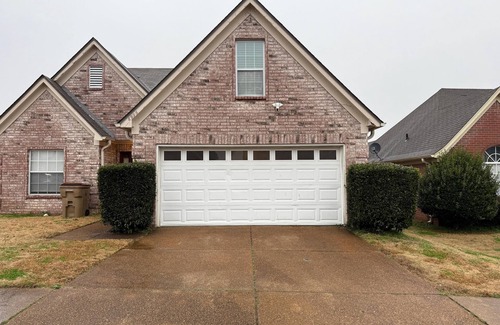 Cordova House | Warm & Cozy 4- Bedroom Home in the heart of Cordova, Close to Everything.