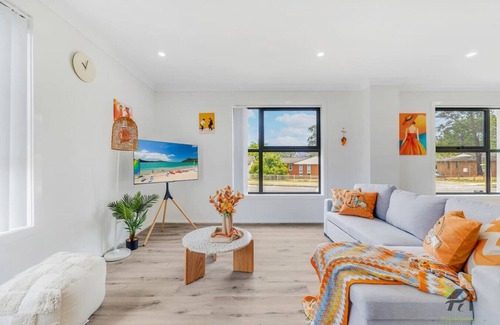 Airds House | Warm&cozy 5 Bedrooms at Airds