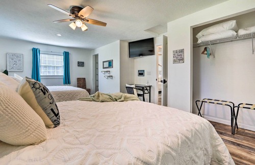 Millersport House | Warm + Cozy Buckeye Lake Home: Yard + Patios!