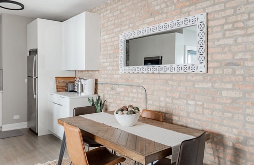 Lincoln Square Apartment | Warm|Cozy|Lovely|1BR|Lincoln Sq.|