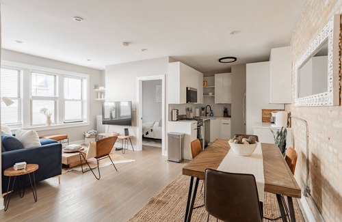 Lincoln Square Apartment | Warm|Cozy|Lovely|1BR|Lincoln Sq.|