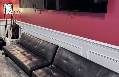 Cumberland Apartment | Warm & Cozy Private Studio Creative Loft Suiten+ Recording Studio