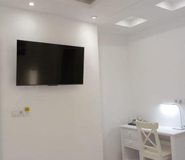 Santa Coloma de Gramenet House | Warm Harbor