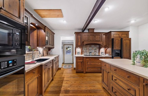 Champion Cabin | Warm Historic Mountain Cabin.
