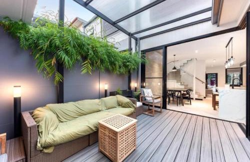 Glebe House | Warm I Welcoming Glebe Retreat I Family Fun Awaits