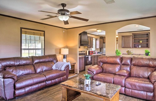 Denham Springs House | Warm + Inviting Denham Springs Home w/ Deck!