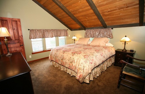 Julian House | Warm, Inviting Home, 1 mile to downtown Julian, pets welcome~ STR for 15+ years!
