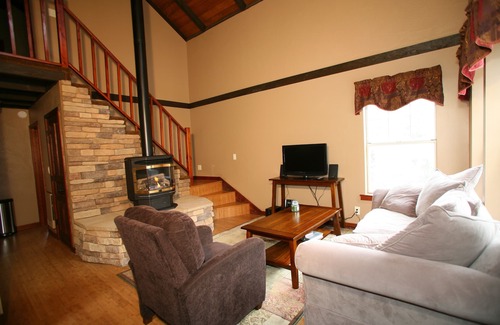 Julian House | Warm, Inviting Home, 1 mile to downtown Julian, pets welcome~ STR for 15+ years!