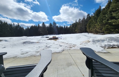 Weedon Ski Chalet | Warm, luxurious chalet with spa/massage chair