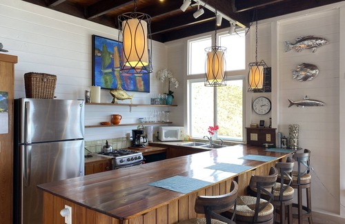 Estate Concordia A Cottage | Warm ocean breezes waves breaking on coral reef below. 1Bed-1Bath or 2Bed-2Bath