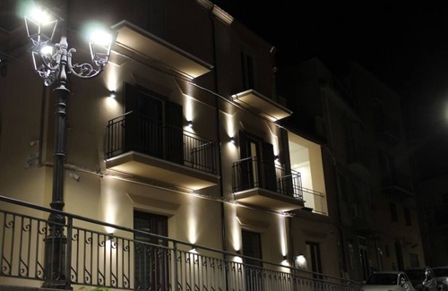 Caccamo House | WARM ROOM, OVERLOOKING THE COURSE, SPACIOUS AND FRESHLY RENOVATED
