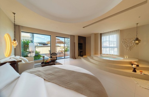 Dujiangyan Hotel | Warm Shore