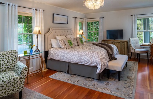 Sunnyslope Bed & Breakfast | Warm Springs Inn & Winery