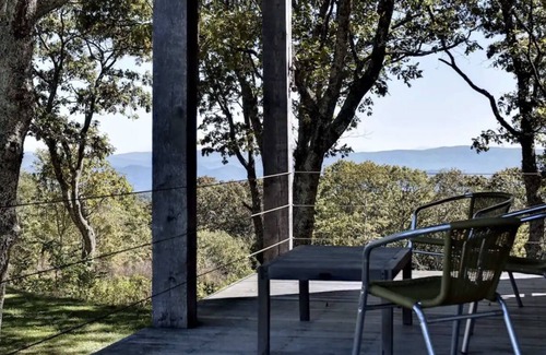 Valley Springs Cabin | Warm Springs Mountain Cabin w/Modern Style