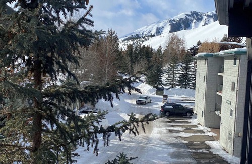 Warm Springs Condo | Warm Springs - Sun Chateau 44