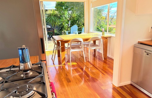 Ahuriri House | Warm & Sunny Bungalow Overlooking Vibrant Ahuriri Village. Perfect for families.