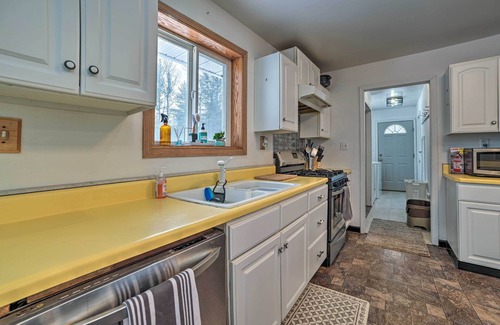 South Branch House | Warm & Welcoming Family Home Near Jose Lake!