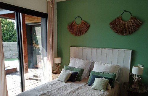 Hillion Ski Chalet | Warm Wooden House