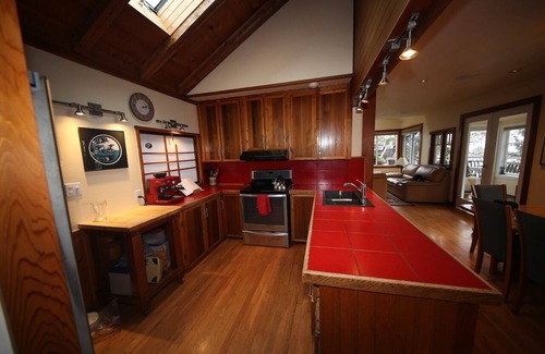 Vesuvius House | Warmest location in Canada