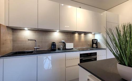 Warnemuende Apartment | Warnemünde Residenz im Kurpark Fewo Seestern REF 41165