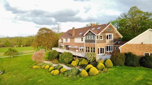Geneva Bed & Breakfast | Warner-Concord Farms Bed & Breakfast