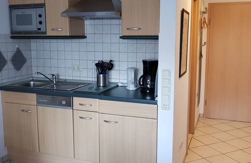 Zetel Apartment | Warnken vacation apartment - 15 km from the Jade Bay on the North Sea
