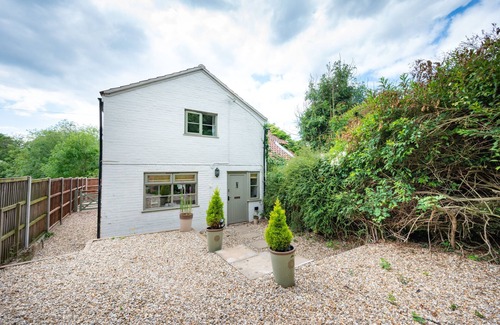 Southrepps House | Warren Cottage - Two Bedroom House, Sleeps 4