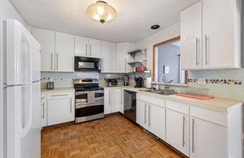 North Central Omaha House | Warren House -5 Bedroom Home