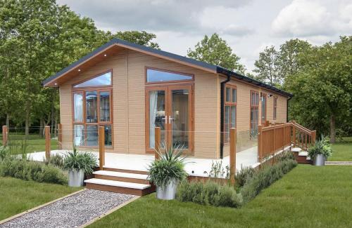 Woodham Walter Resort | Warren Lodges