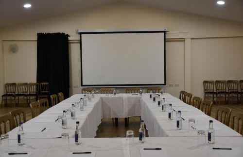 Kenn Hotel | Warrens Village Motel and Self Catering
