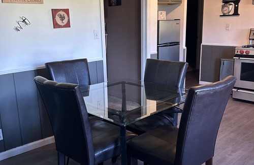 North Randall House | Warrensville Hts. Welcome Inn 2 bedrooms 1sofa bed