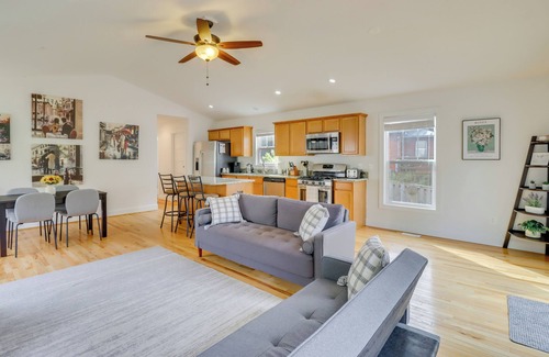 Warrenton House | Warrenton Gem: Walk to Downtown!